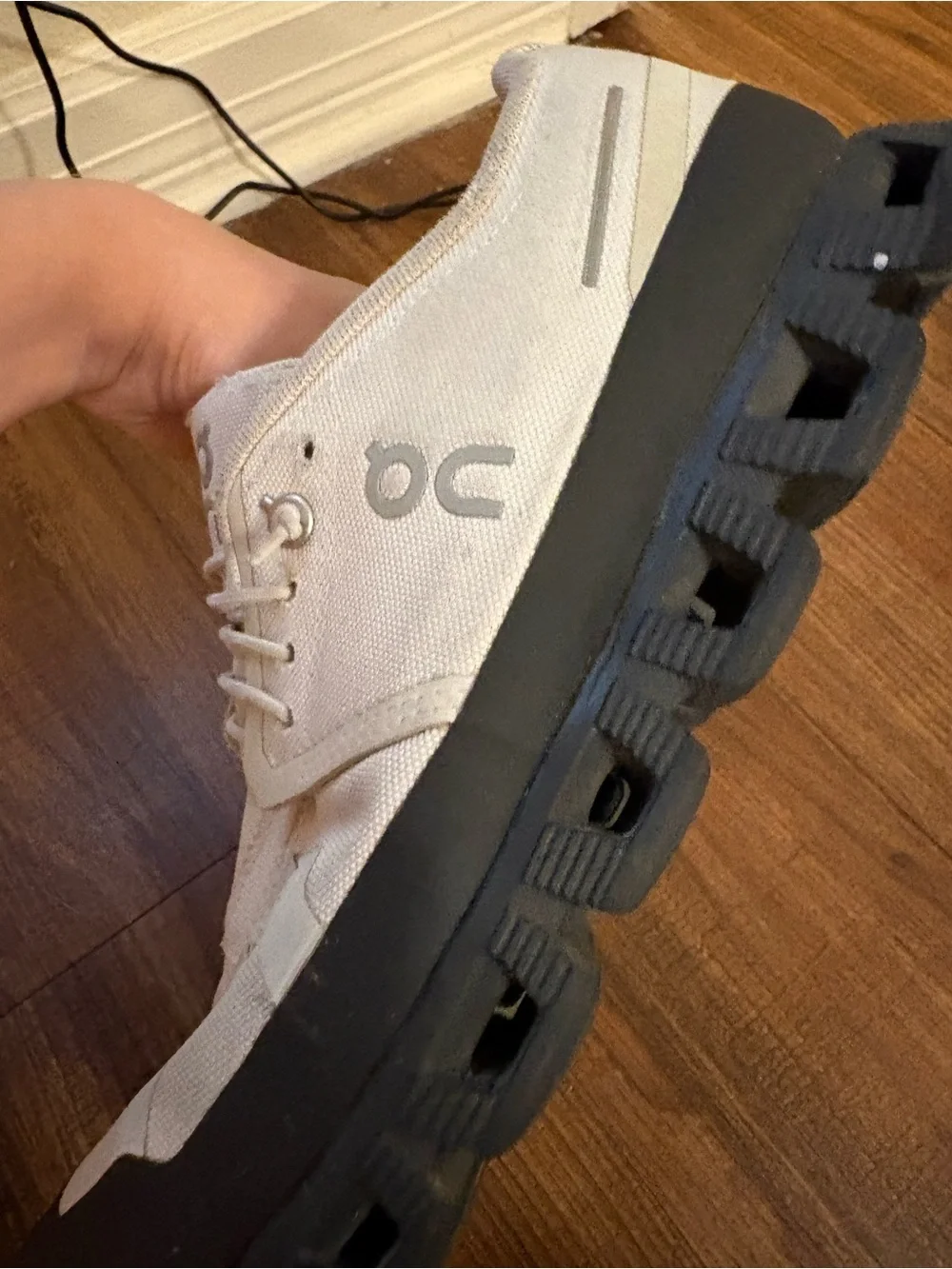 On Running Men’s Sneakers in Light Gray with Black Sole size 9